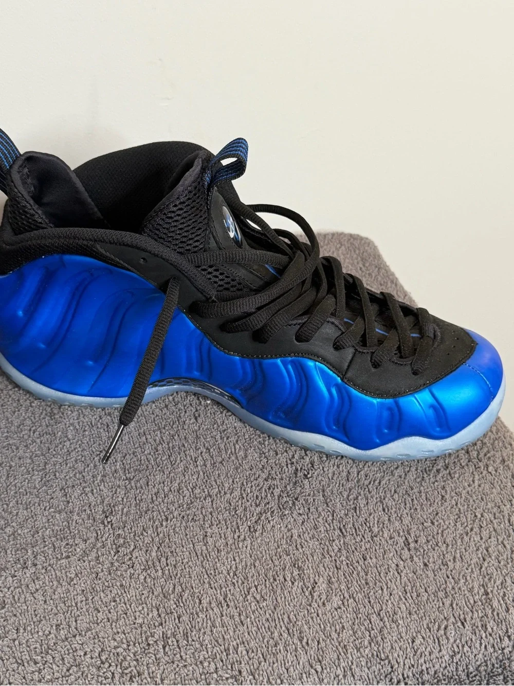 Nike Air Foamposite-style Athletic Shoes Men’s size 11 in “International Blue”